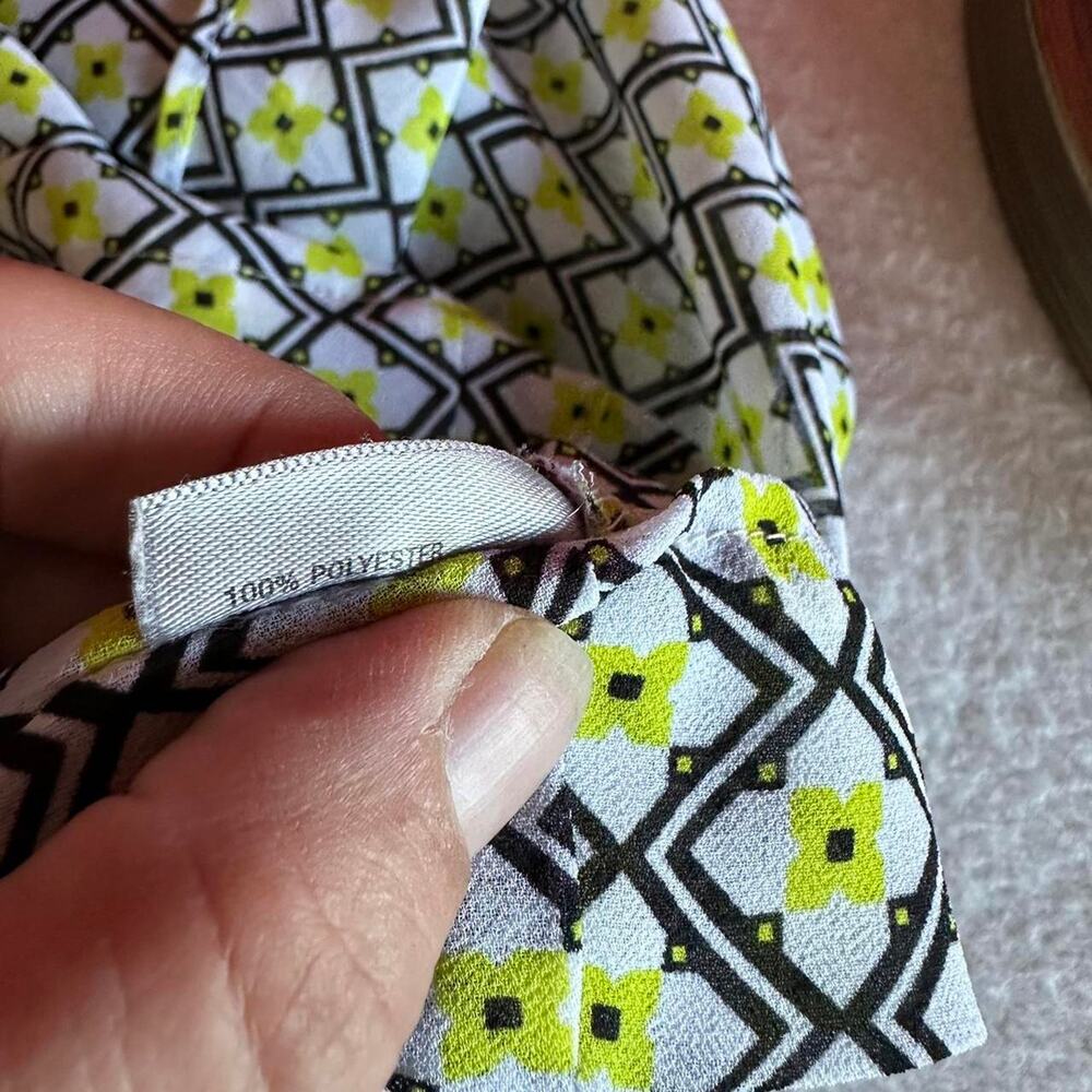 Womens Shirt Size Large Yellow Black Floral Geometric Business Casual Office - Picture 8 of 8